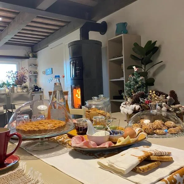 Poderino - a place to feel，位于Cento的酒店