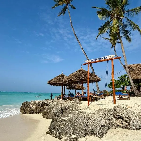 Dhow Beach Boutique Hotel，位于南威的酒店