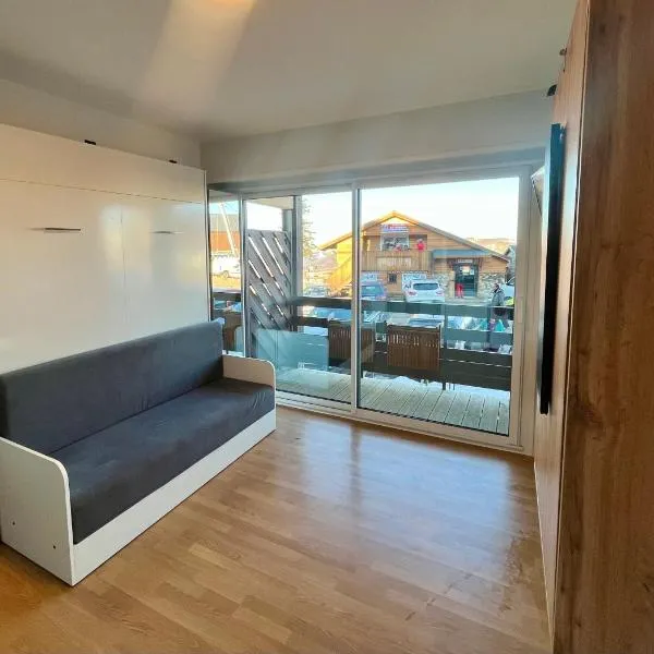 Studio à Guzet Neige aux pieds des Pistes et de Ecole de Ski，位于于斯图的酒店