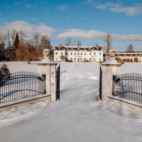 Pałac Pakoszów Schlosshotel Wernersdorf，位于斯克拉斯卡波伦巴的酒店