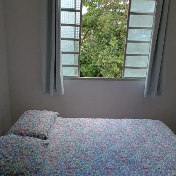 Casa 2 perto do Centro e UFLA，位于拉夫拉斯的酒店