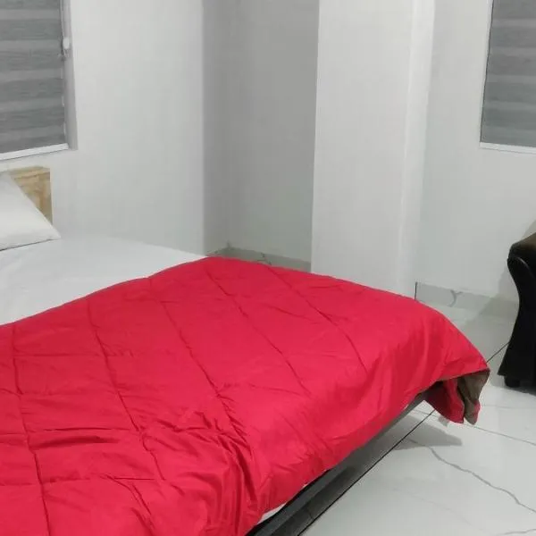 Little home apartment，位于科泽科德的酒店