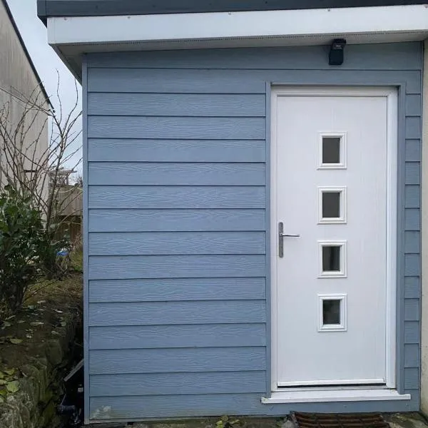 Seaside Cabin Perranporth，位于佩伦波斯的酒店