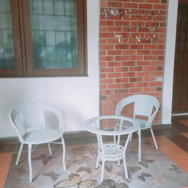Taman Tinah Homestay，位于淡马鲁的酒店