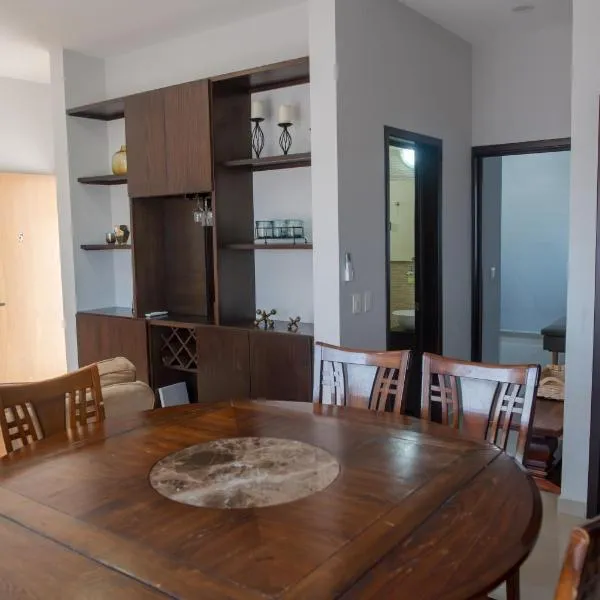 2br/2ba Condo 1 block to ocean! - Unit #5，位于马萨特兰的酒店