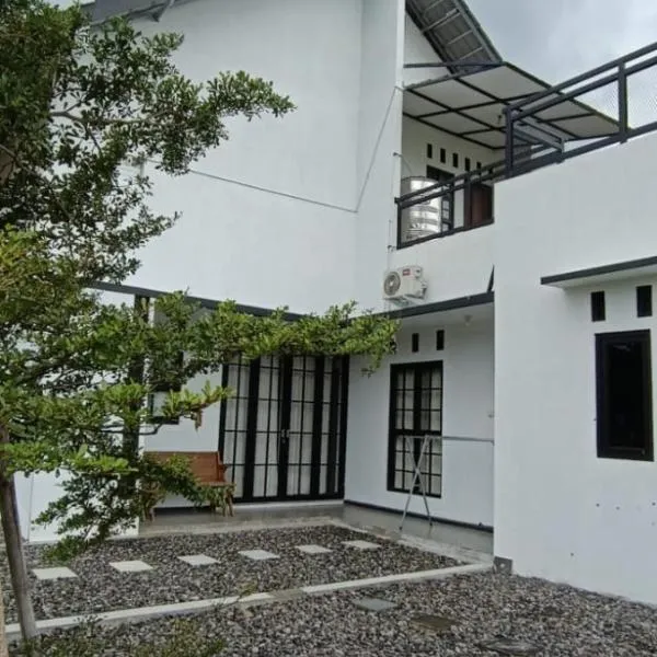 Villa Trojayan，位于Muntilan的酒店