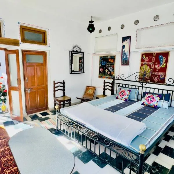 Hotel White House - A Family Homestay，位于布什格尔的酒店