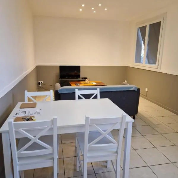 Bien E Proche Lyon St Exupery St Quentin Fallavier Village de marques，位于Diémoz的酒店