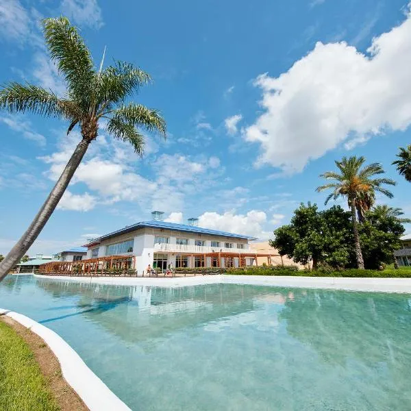 PortAventura Hotel Caribe - Includes unlimited access to PortAventura Park & 1 access to Ferrari Land，位于萨洛的酒店