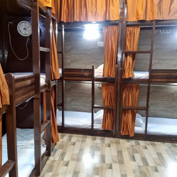 Unibed Dormitory，位于孟买的酒店