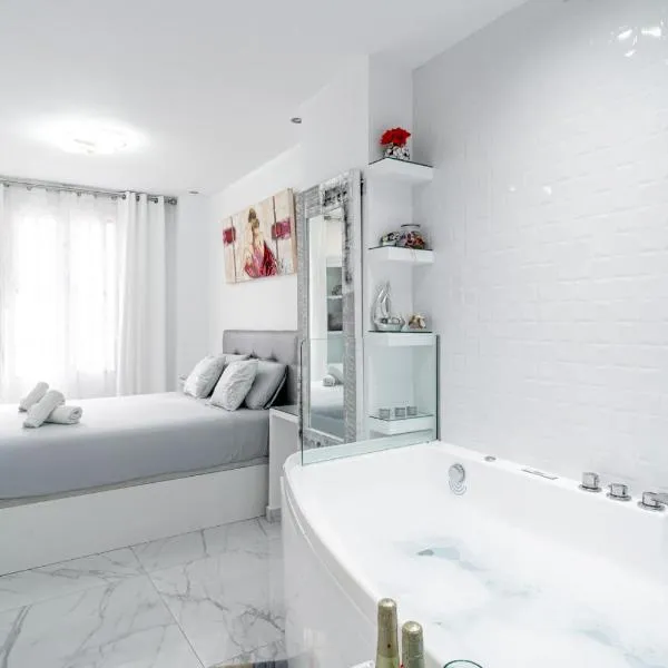 Gold Horizon Luxury Apartments，位于内尔哈的酒店