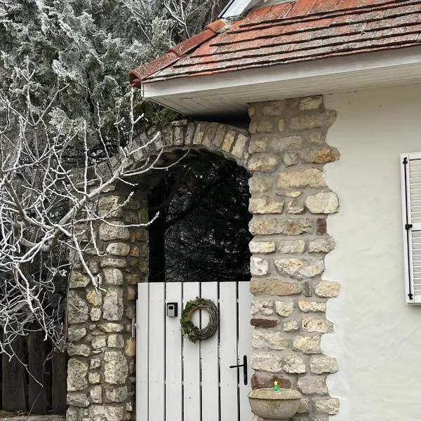 Kő, és Kavics vendégházak，位于克韦什卡尔的酒店
