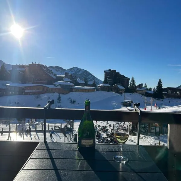 Hygge Ski-in-Ski-out med udsigt，位于阿沃里亚兹的酒店