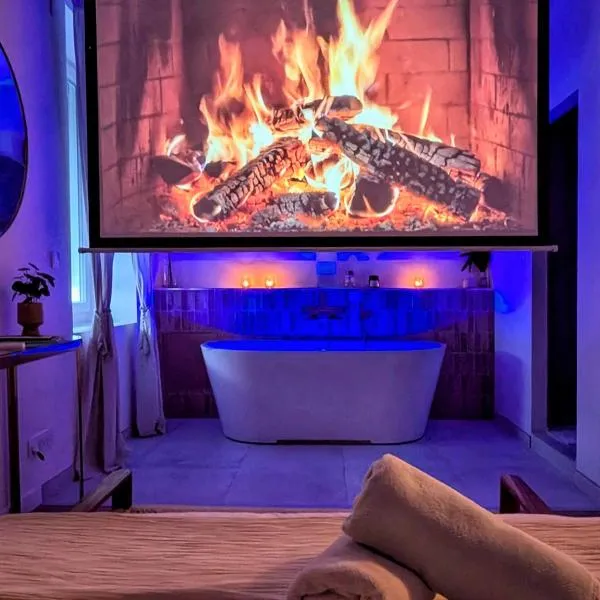 Suite Meraki - Luxe & Voyage - Jacuzzi & Cinéma，位于圣艾蒂安的酒店