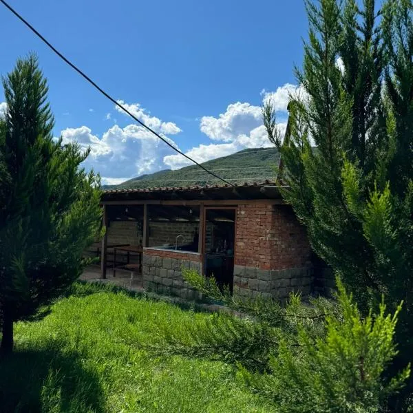 Farm River and Kanoe，位于Poliçan的酒店