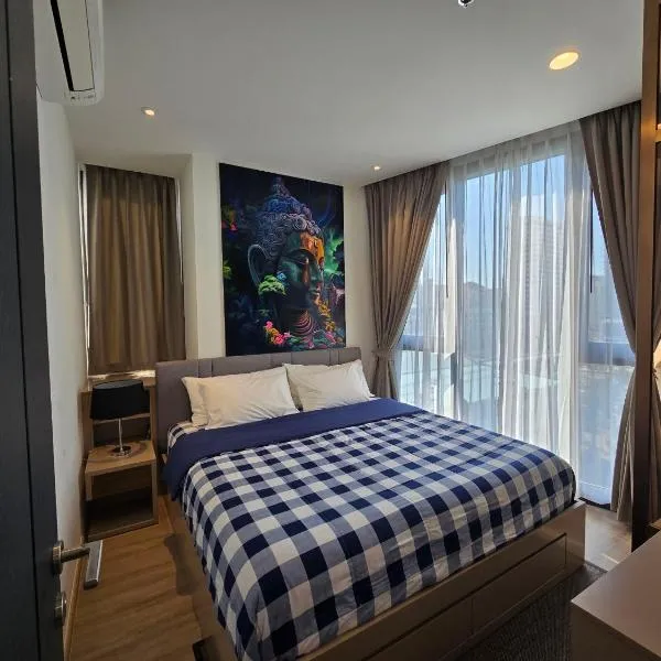 EDGE Central Pattaya 2bdrm Balcony View，位于芭堤雅市中心的酒店