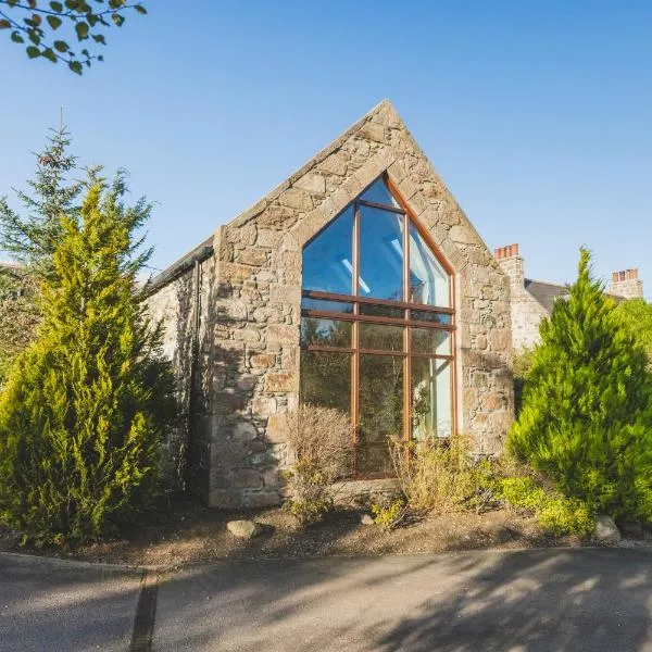Stunning Country House - Cinema, Games Room & Hot Tub，位于因弗鲁里的酒店