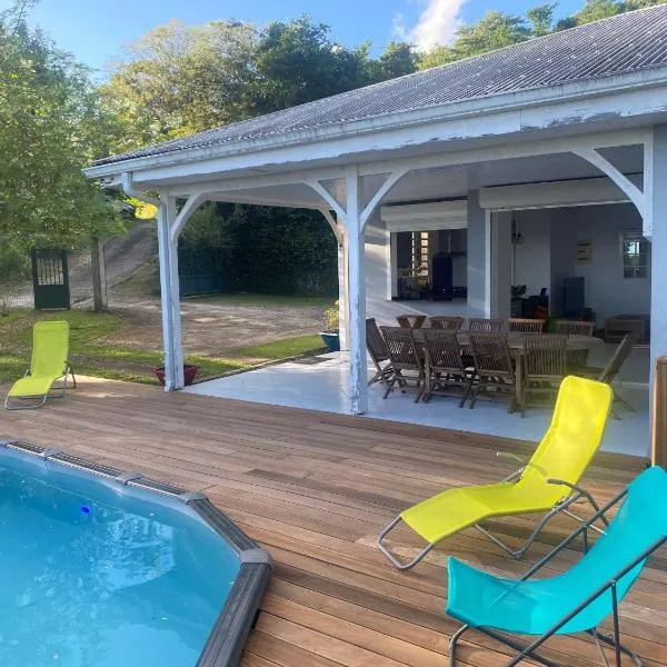 Les terrasses de Maëlle - Jolie villa F4 vue mer，位于Rivière-Salée的酒店