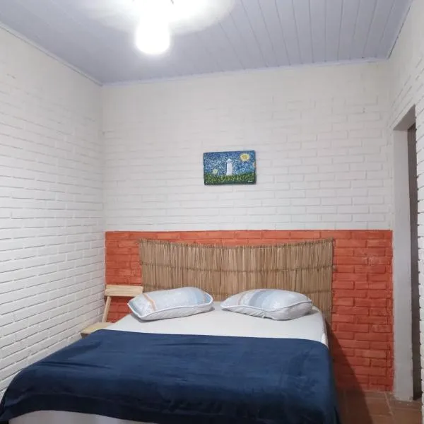 Memora Guesthouse Pontal do Paraná - Suíte a duas quadras da Praia e perto da Ilha do Mel，位于Pontal do Paraná的酒店