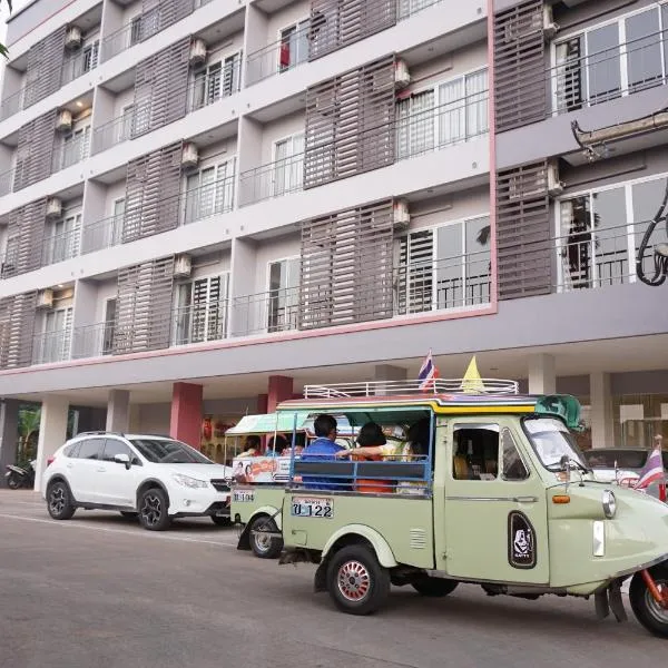 长普那卡林公寓，位于Huai Yot的酒店
