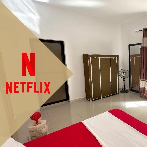 La MAISON BLANCHE - Ch2 - CENTRAL - CALME - WIFI - White Butterfly Hotels，位于达喀尔的酒店