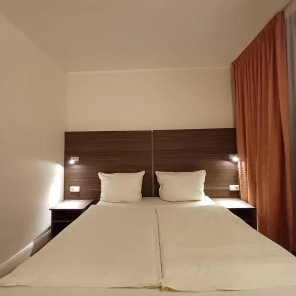 Hotel ARIANA Köln，位于科隆的酒店