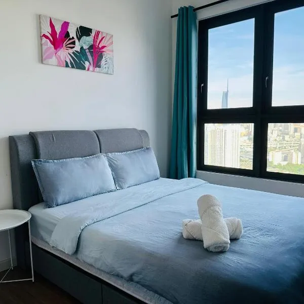 4BR M Vertica near Sunway Velocity Cheras IKEA MRT TRX KLCC Pavilion，位于吉隆坡的酒店