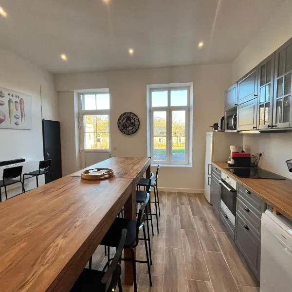 Le Gîte des Ecuries SPA, Domaine de Foreste，位于Foreste的酒店