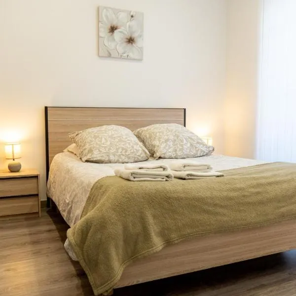 A L'Ombre du Pin "1" - Ground-Floor T3 near Disneyland and Paris, 1-6 Guests，位于Le Pin的酒店