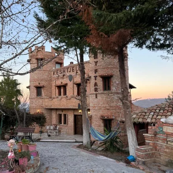 Kështjella Myftari，位于Patos的酒店