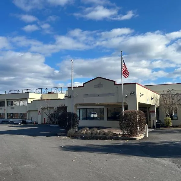 Hilltop Inn & Suites，位于扬克斯的酒店