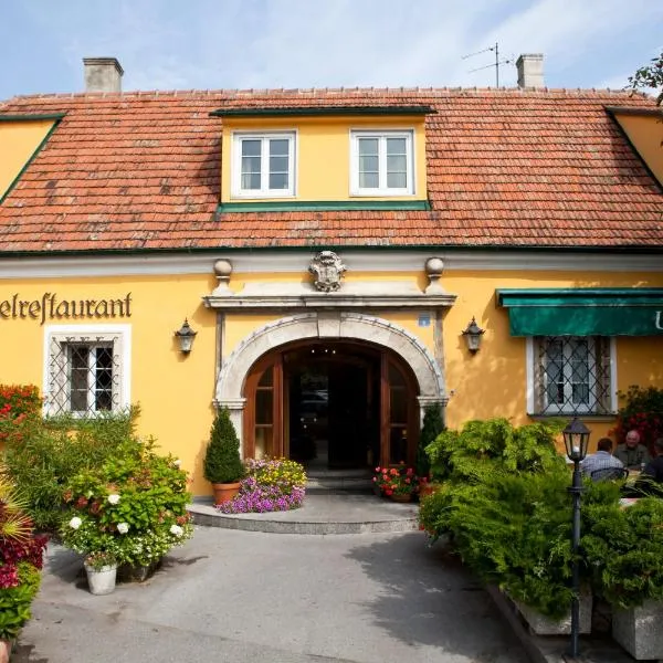 匈牙利王冠酒店，位于布雷滕布鲁恩的酒店