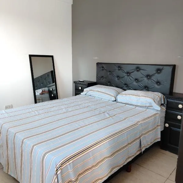 DEPARTAMENTO PARA DOS PERSONAS EN ZONA CENTRICA，位于萨拉特的酒店
