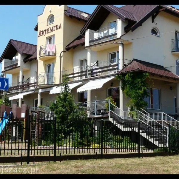 B&B Artemida，位于奥斯特罗沃的酒店