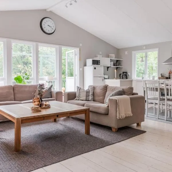 Green Villa，位于Tjörnarp的酒店