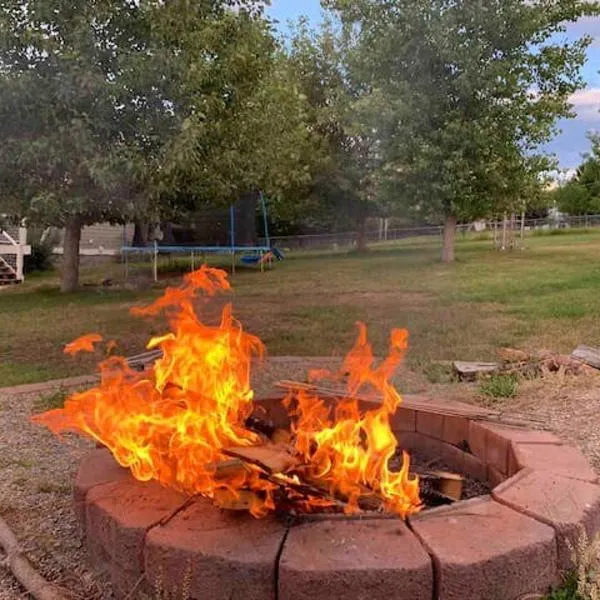 Well appointed residence with 3 bedrooms 4 beds，位于米苏拉的酒店