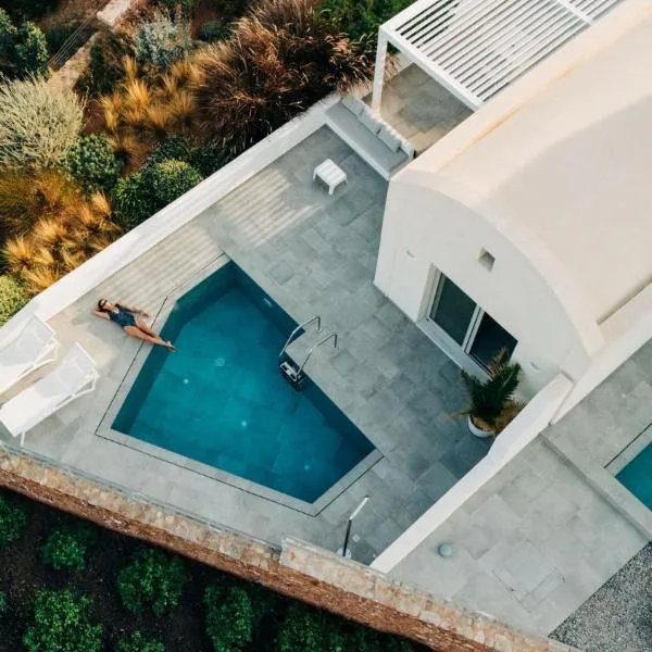 Makrikythera Luxury Suites - Private Pool or Hot Tub Suites，位于Dhiakofti的酒店