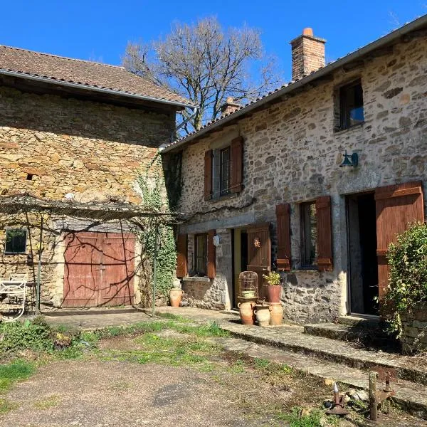 Chambres d'Hôtes de la Treille，位于La Chapelle-Montbrandeix的酒店