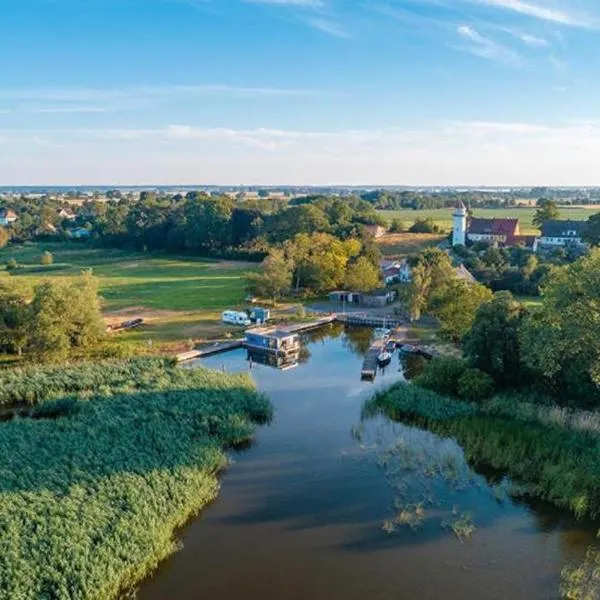 Fauler Schlafplatz - Hausboote und Fischkutter direkt am Meer，位于Karnin (Usedom)的酒店