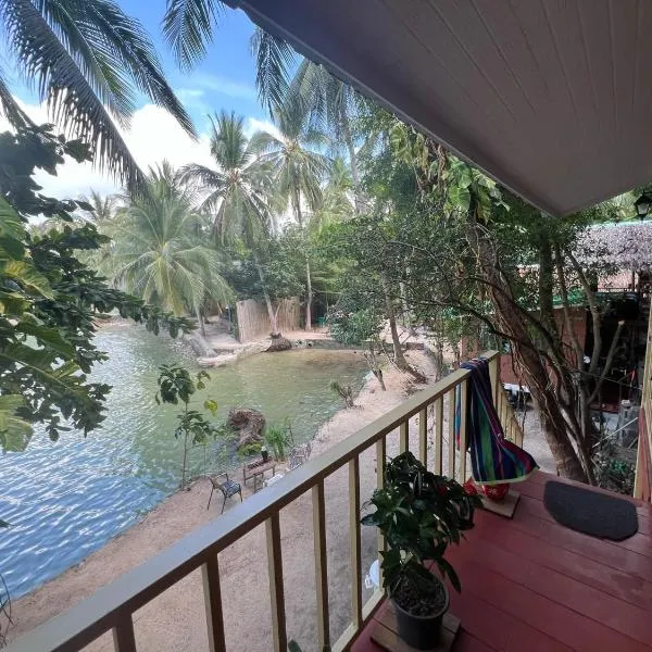 Smiley Bungalows Guesthouse，位于西塔努的酒店