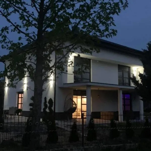 Ostoja Bachus，位于Sawin的酒店