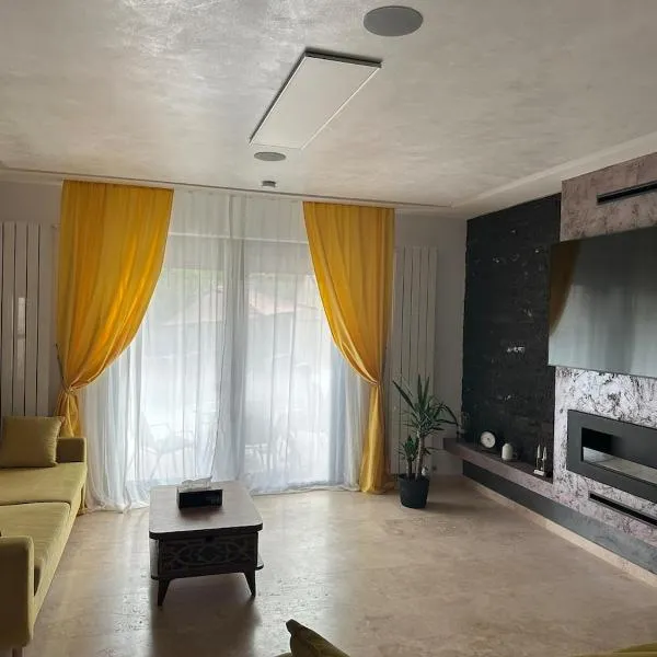 CosTan Home，位于Bragadiru的酒店