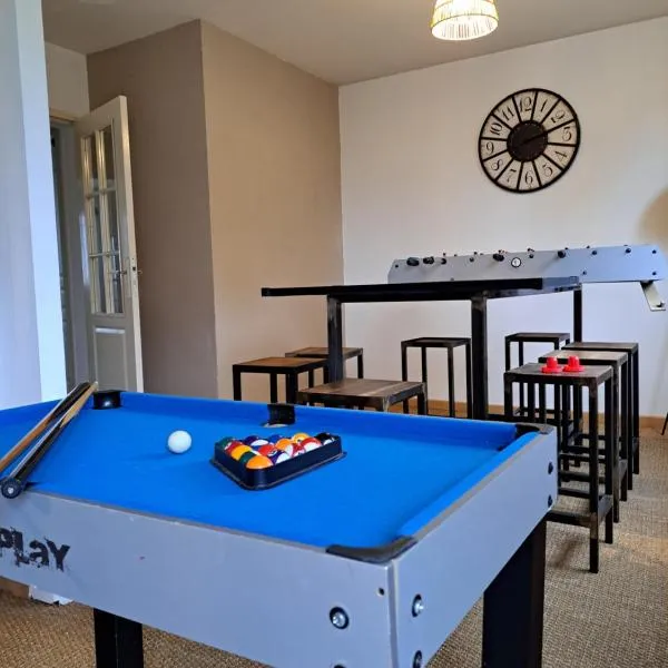 Chambre dans maison en colocation，位于雷东的酒店