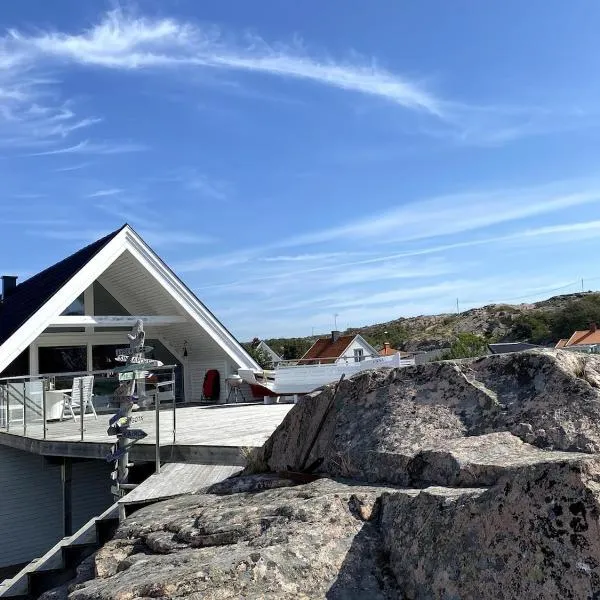 Skalhamn a village seaside，位于吕瑟希尔的酒店