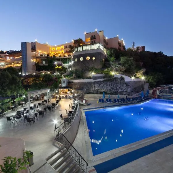 Crystal Hotel Bodrum，位于Giriş的酒店