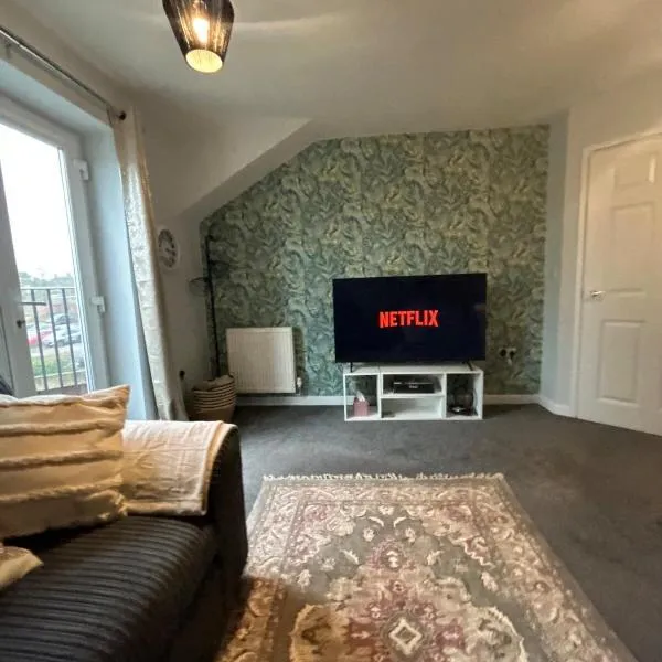 Modern 2Bed Netflix & Free Parking Telford Gem，位于Dawley的酒店