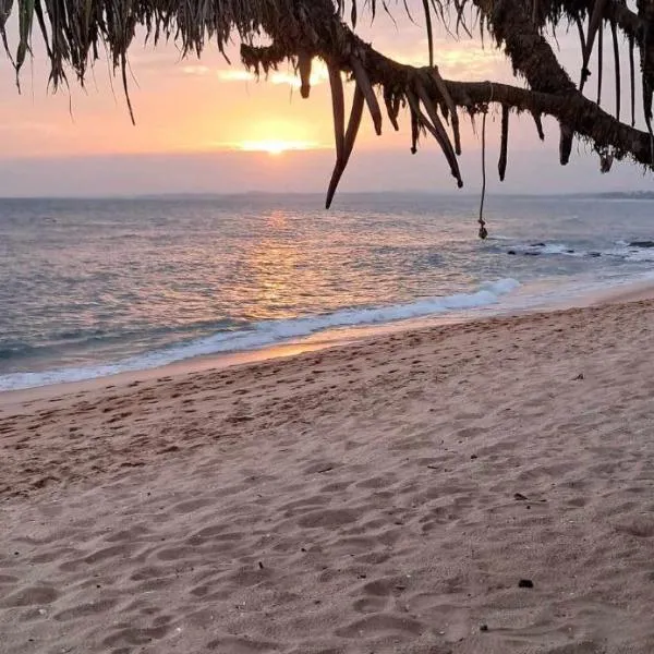 Coconut Tree hill Rekawa，位于坦加拉的酒店