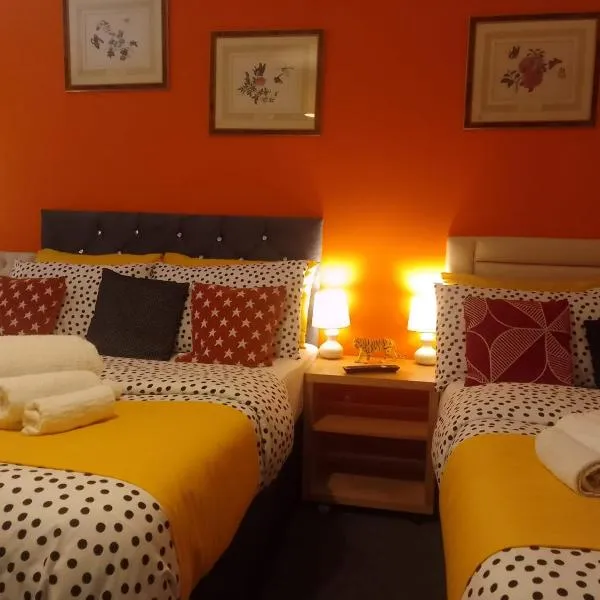 Cosy Stay in Walsall by Ideal Home，位于Bloxwich的酒店