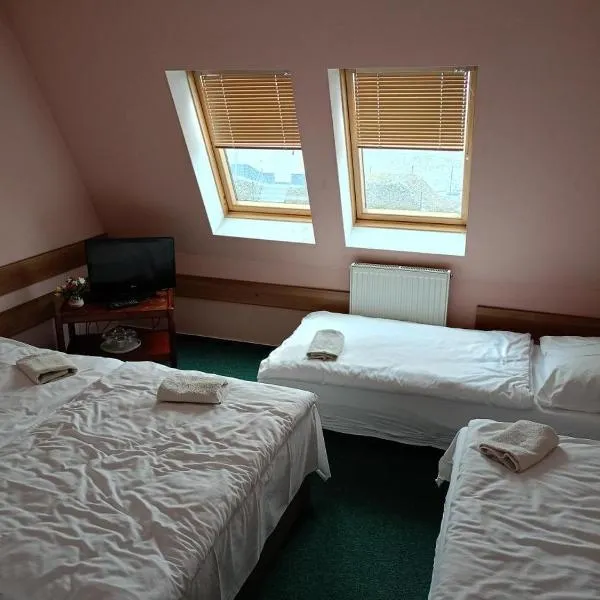 Motel Oseček，位于Oseček的酒店