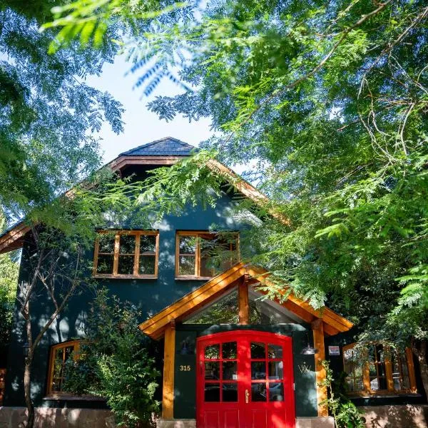 Warthon Hostel，位于圣马丁德洛斯的酒店